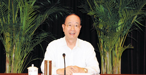 何勇出席政務(wù)公開(kāi)、廠務(wù)公開(kāi)、村務(wù)公開(kāi)工作座談會(huì)并講話